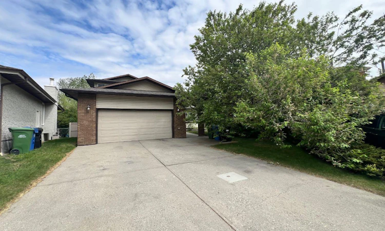 436 Ranchridge Bay NW