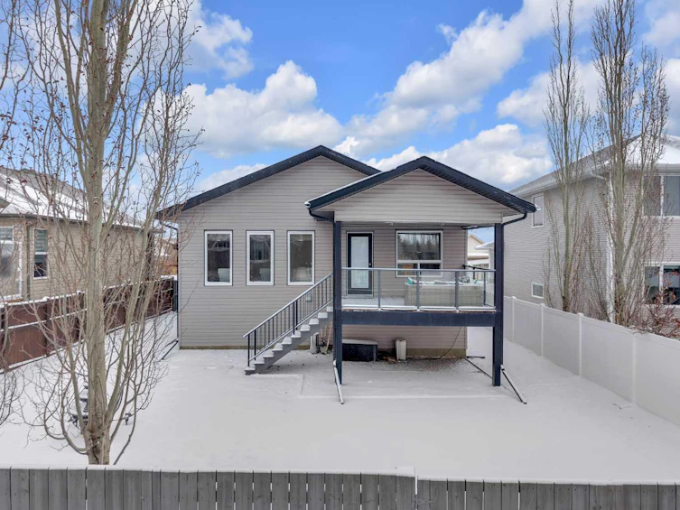 3 Elma Street, Lacombe, AB, T4L 2M3 - 4