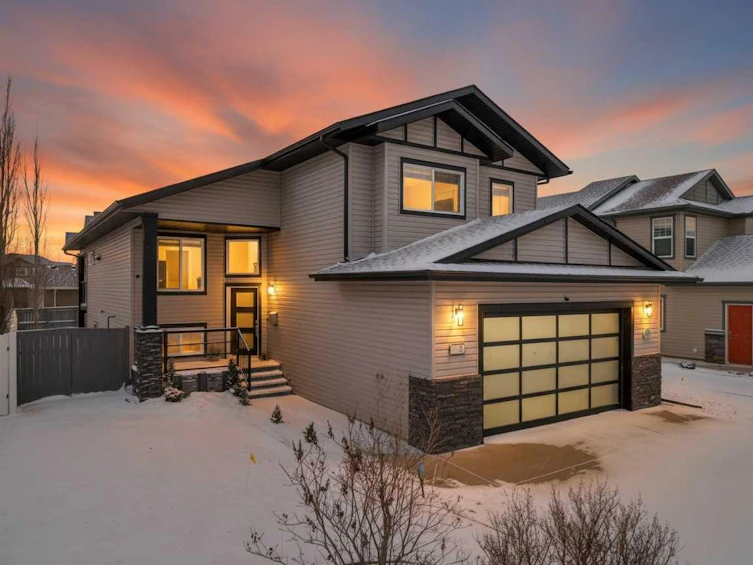 3 Elma Street, Lacombe, AB, T4L 2M3 - 3