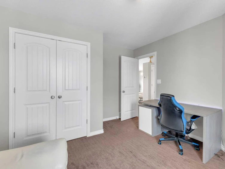 3 Elma Street, Lacombe, AB, T4L 2M3 - 36