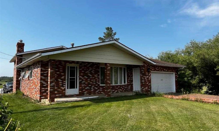 21 1 Avenue W