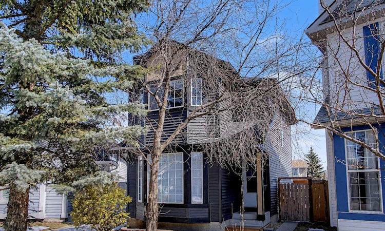 339 Coverdale Court NE