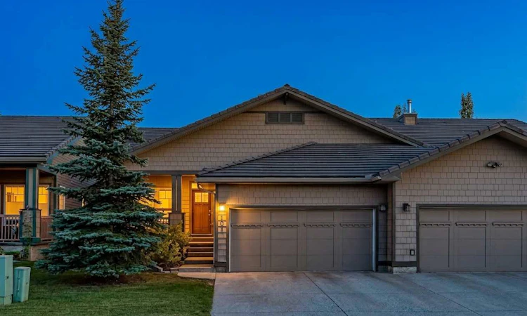 103 Bridle Estates Mews SW