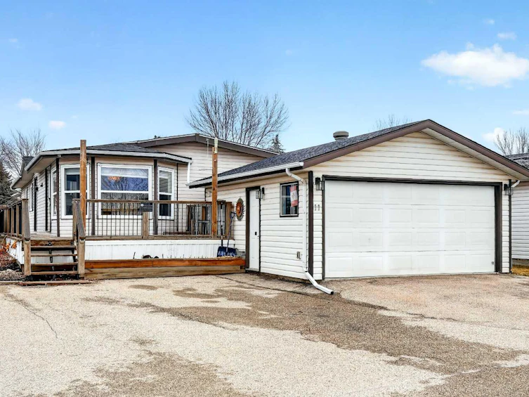 11 Doubletree Way, Strathmore, AB, T1P 1M8