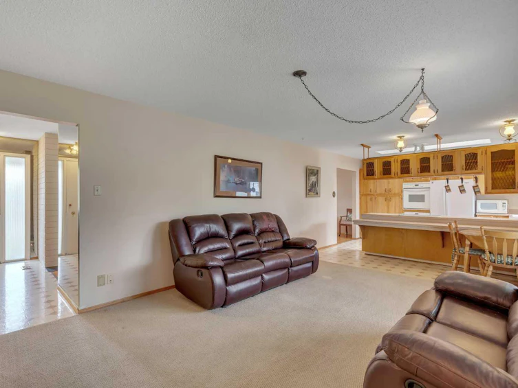 10823 Maplecreek Drive SE, Calgary, AB, T2J 1V4 - 10