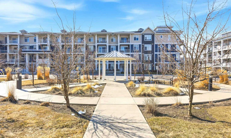 220-400 Auburn Meadows Common SE