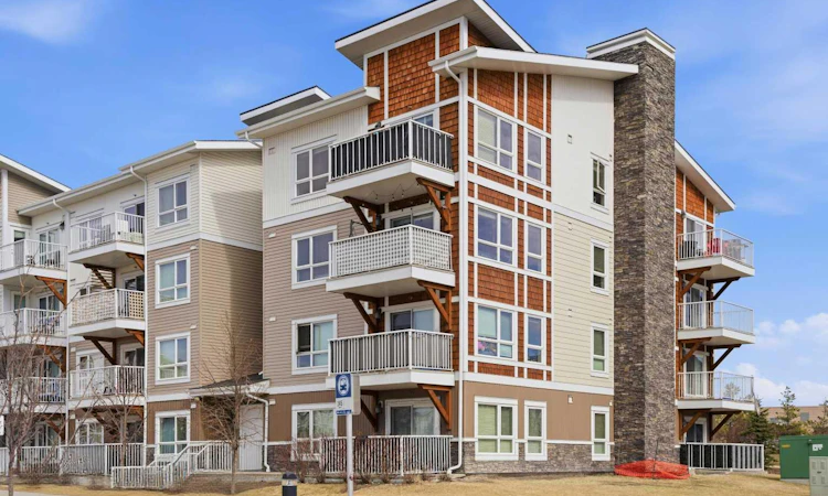 7415-302 Skyview Ranch Drive NE