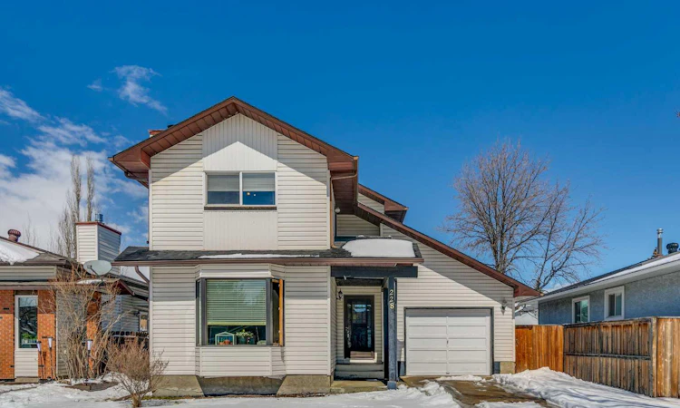228 Marquis Place SE