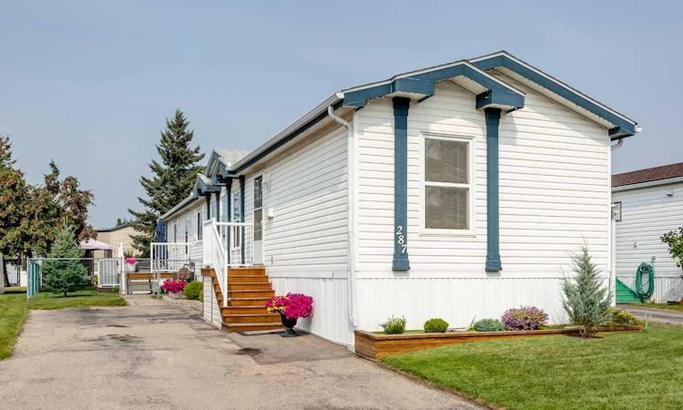 287-99 Arbour Lake Road NW