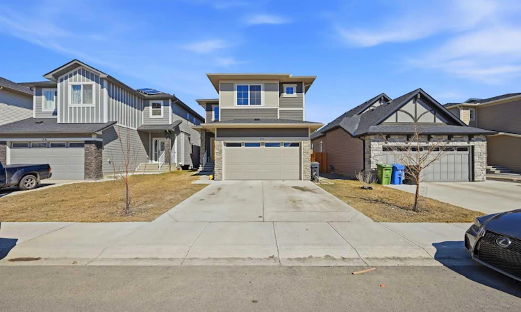 82 Legacy Glen Terrace SE