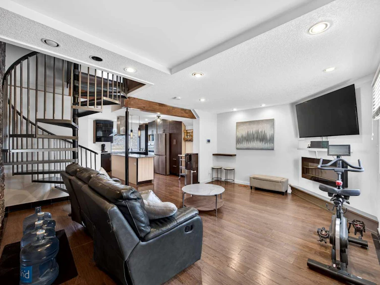 173 Templehill Drive NE, Calgary, AB, T1Y 5K6 - 3