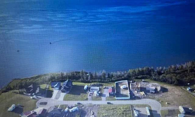 12 Marina View Close