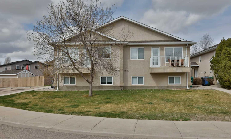 47 Highlands Place W