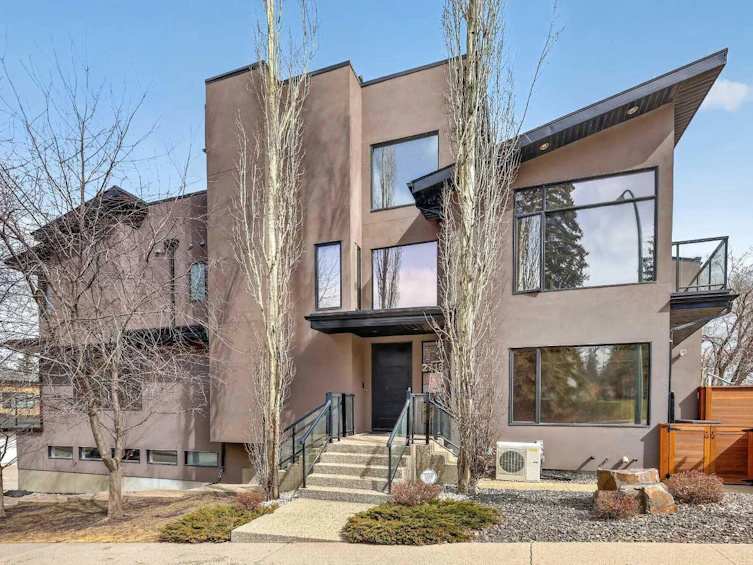 2718 19 Street SW, Calgary, AB, T2T 5B3