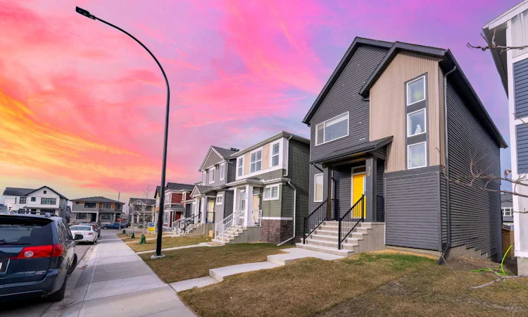 30 Edith Manor NW