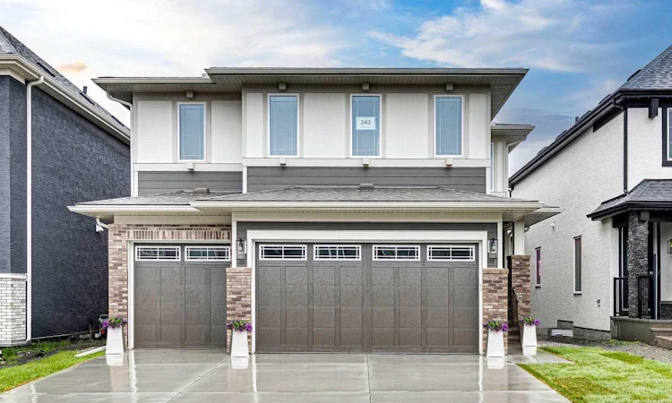 243 Marina Grove SE