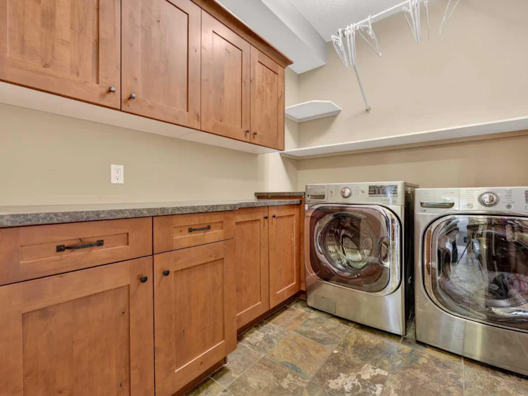 14 Cameron Close, Okotoks, AB, T1S 2E8 - 14