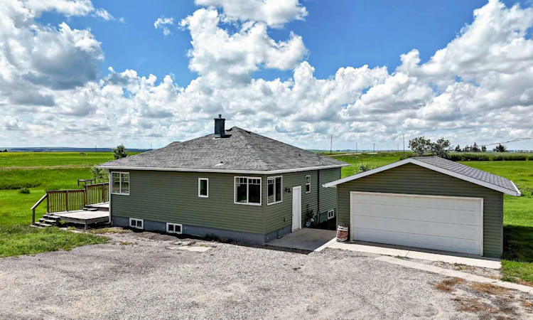 225074 Highway 561