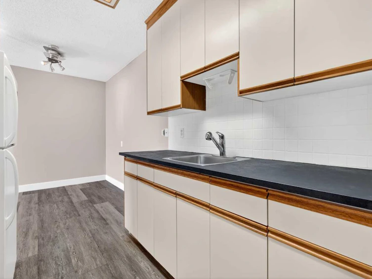 402-635 56 Avenue SW, Calgary, AB, T2V 0G9 - 22