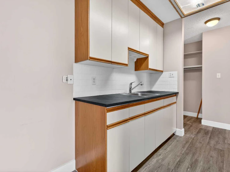 402-635 56 Avenue SW, Calgary, AB, T2V 0G9 - 17