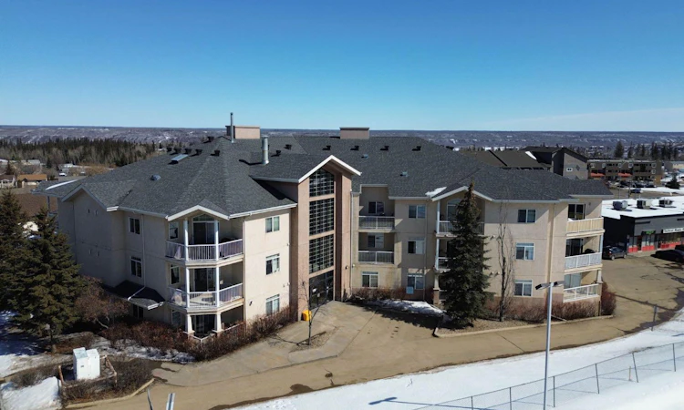 303-1095 Timberline Drive