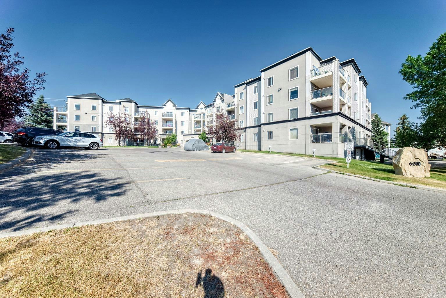 319-6000 Somervale Court SW, Calgary, AB, T2Y 4J4