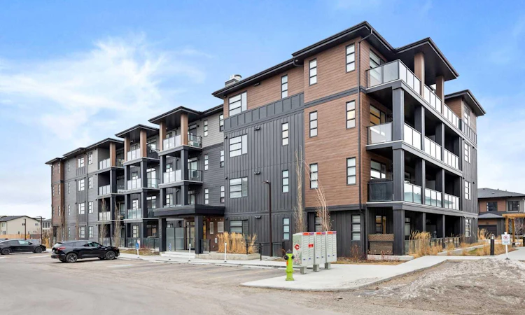 2305-55 Lucas Way NW