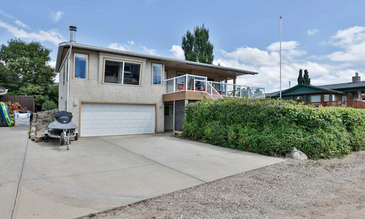 645 Lakeside Drive