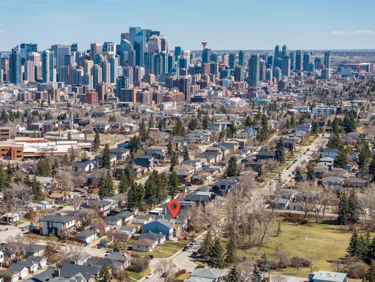 2230 22 Avenue SW, Calgary, AB, T2T 0S7 - 3