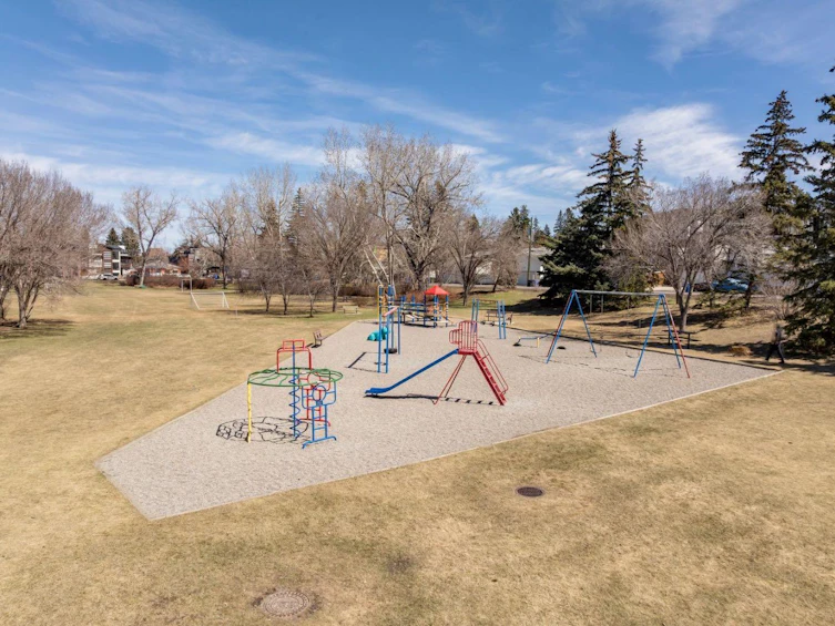 2230 22 Avenue SW, Calgary, AB, T2T 0S7 - 40