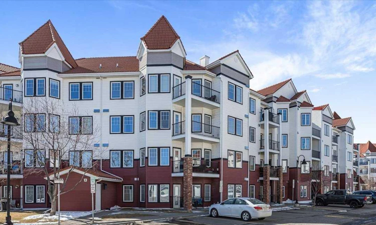 326-30 Royal Oak Plaza NW
