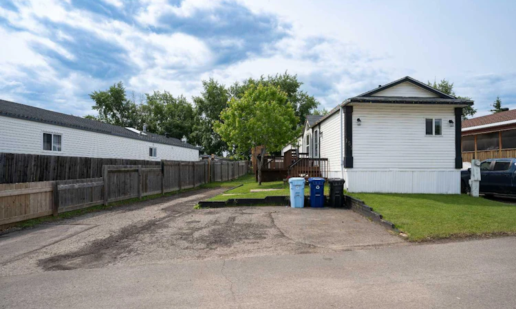 157 Grandview Crescent