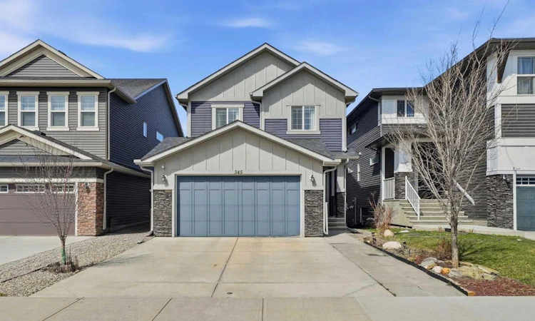 345 Evansglen Drive NW