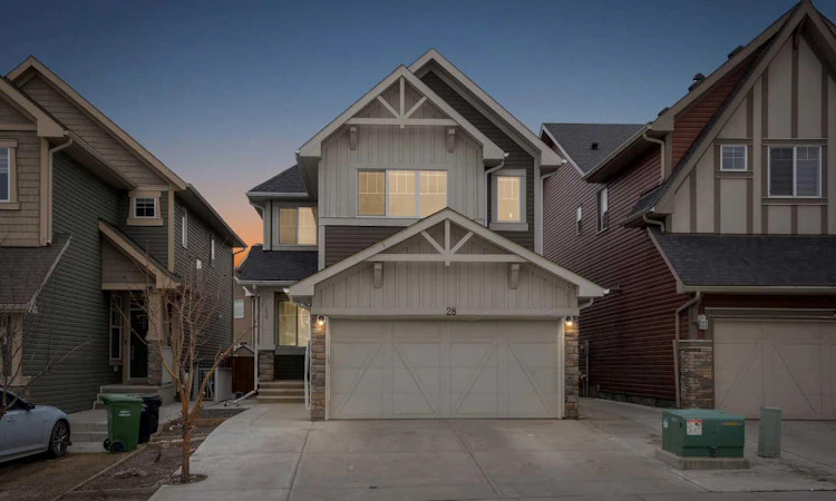 28 Saddlelake Common NE
