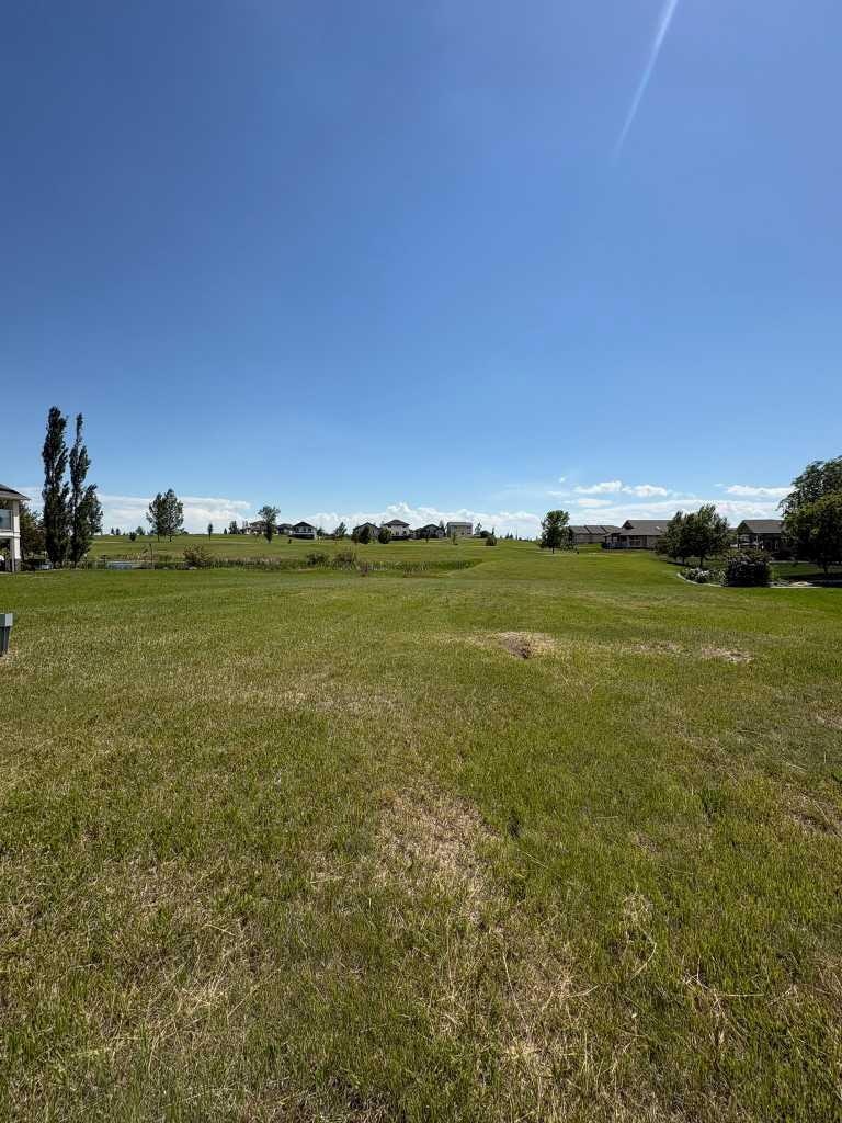 709 Whispering Greens Avenue, Vulcan, AB, T0L 2B0