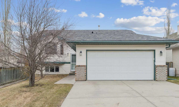 10 Bow Ridge Lane