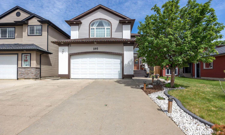 295 Rattlepan Creek Crescent