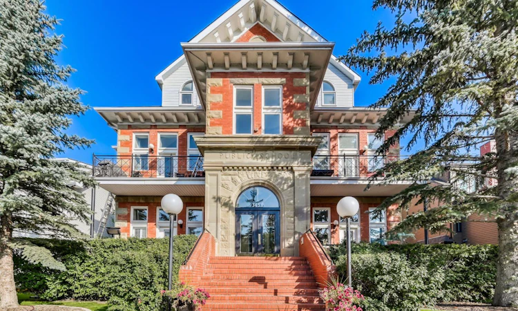 202-3650 2 Street SW