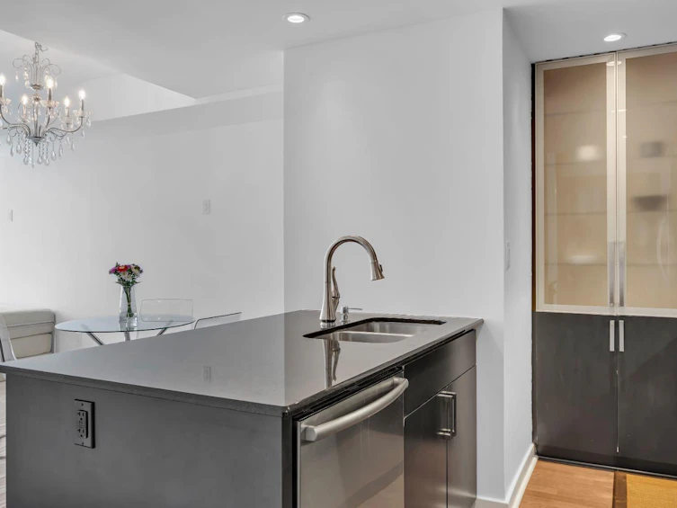 1708-888 4 Avenue SW, Calgary, AB, T2P 0V2 - 3