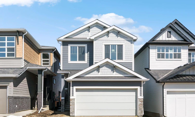 623 Buffaloberry Manor SE