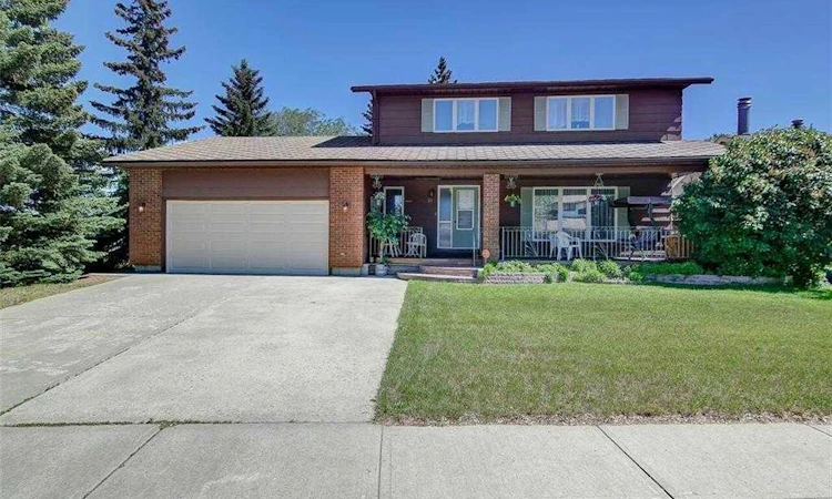 51 Parkwood Crescent