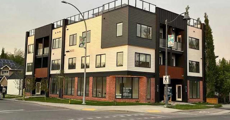 4740 Bowness Road, Calgary, AB, T3B 0B4