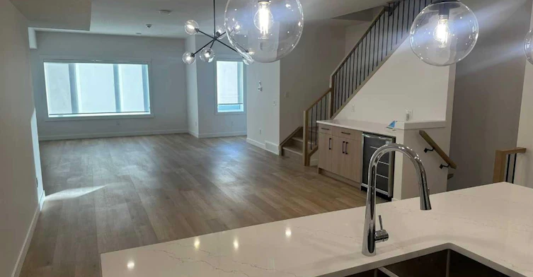 4740 Bowness Road, Calgary, AB, T3B 0B4 - 7