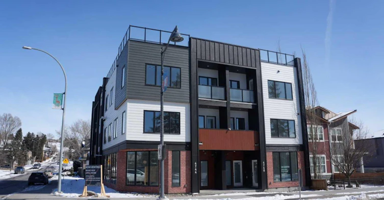4740 Bowness Road, Calgary, AB, T3B 0B4 - 4