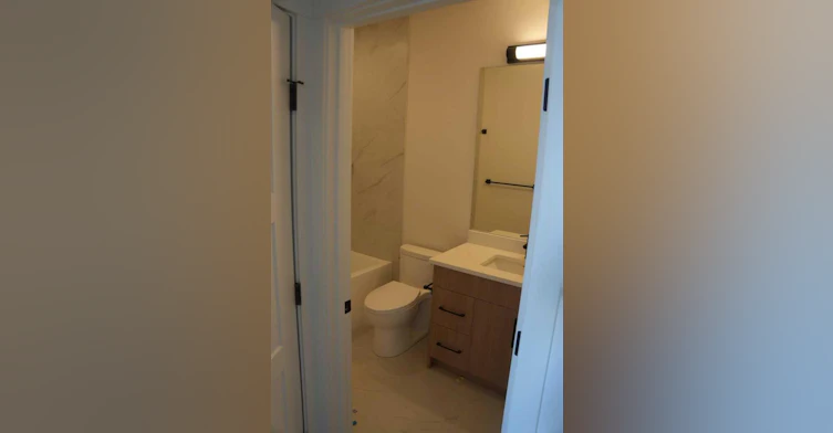 4740 Bowness Road, Calgary, AB, T3B 0B4 - 9