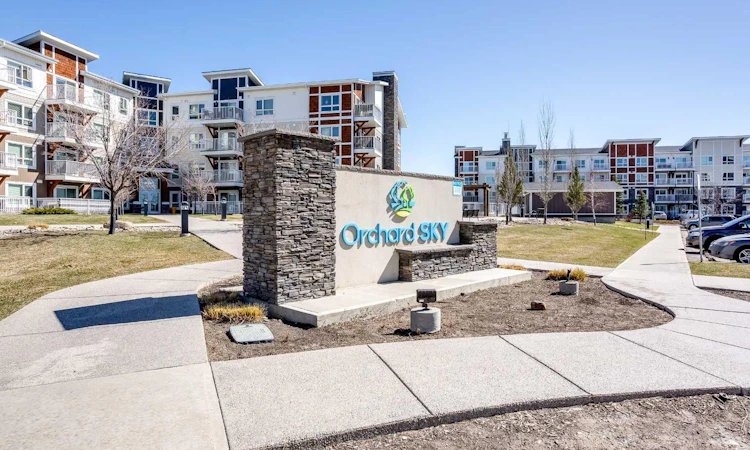 2406-302 Skyview Ranch Drive NE