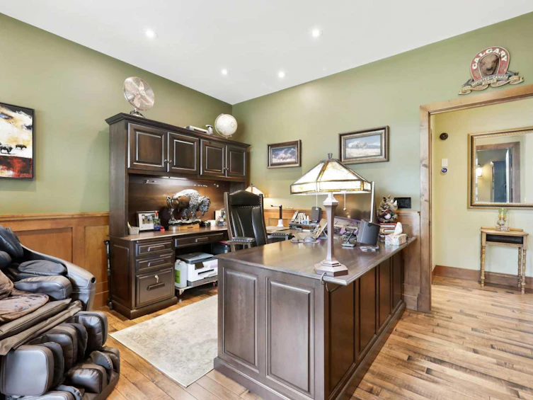 2908 7 Avenue NW, Calgary, AB, T2N 1B2 - 14