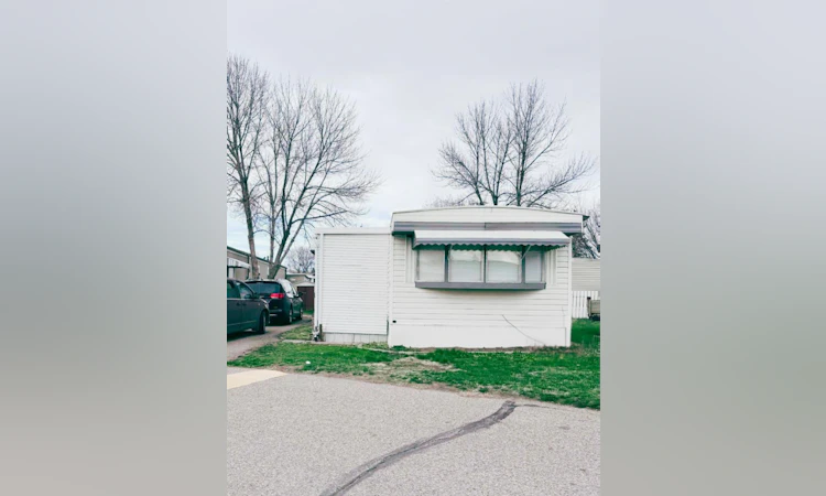 18-2300 13 Street N