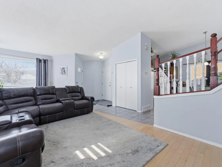 20 Applewood Way SE, Calgary, AB, T2A 7M8 - 4