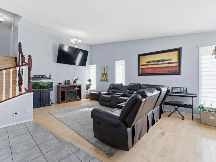 20 Applewood Way SE, Calgary, AB, T2A 7M8 - 2
